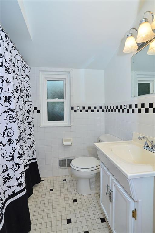 10439 Linden Road Wexford, PA 15090 - Photo 14 of 22 Gallery Image 14