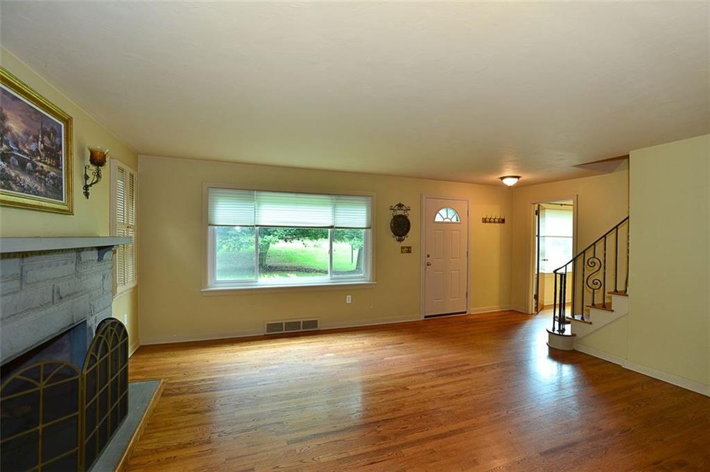 10439 Linden Road Wexford, PA 15090 - Photo 3 of 22 Gallery Image 3