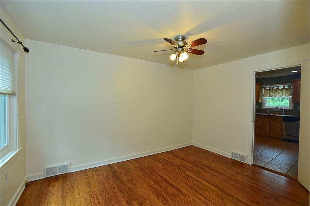 10439 Linden Road Wexford, PA 15090 - Photo 5 of 22 Gallery Image 5