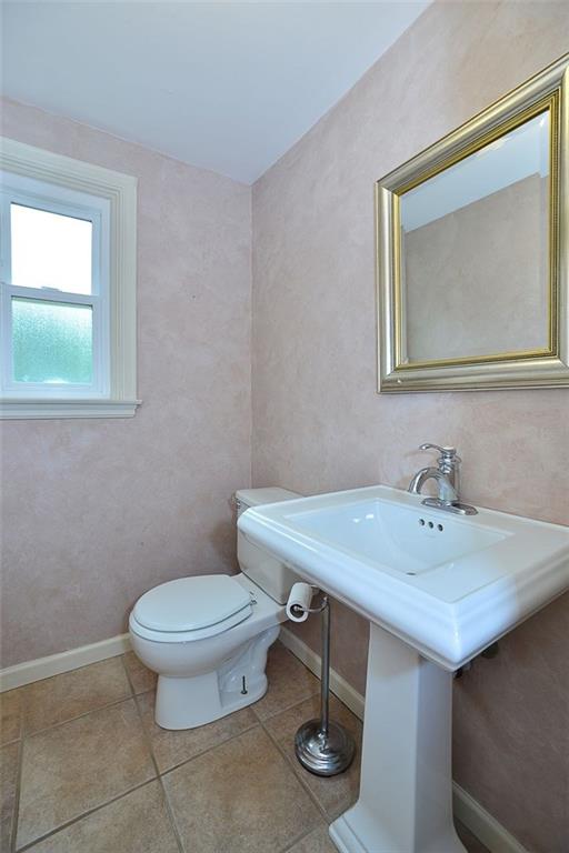 10439 Linden Road Wexford, PA 15090 - Photo 8 of 22 Gallery Image 8