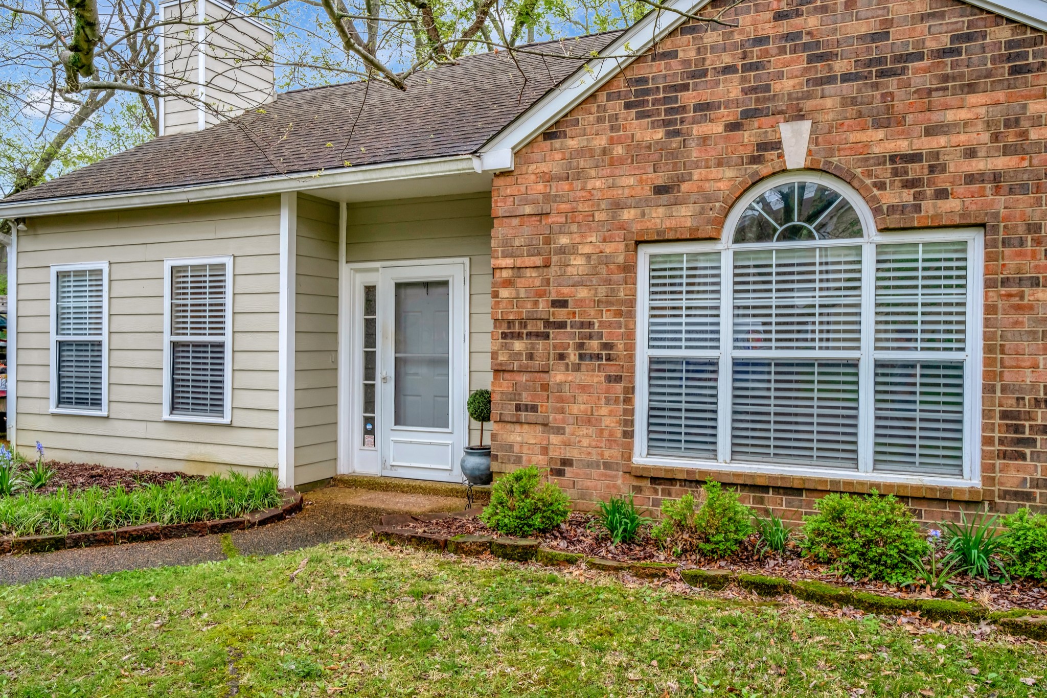 2013 Roderick Circle Franklin, TN 37064 - Photo 2 of 21 Gallery Image 2
