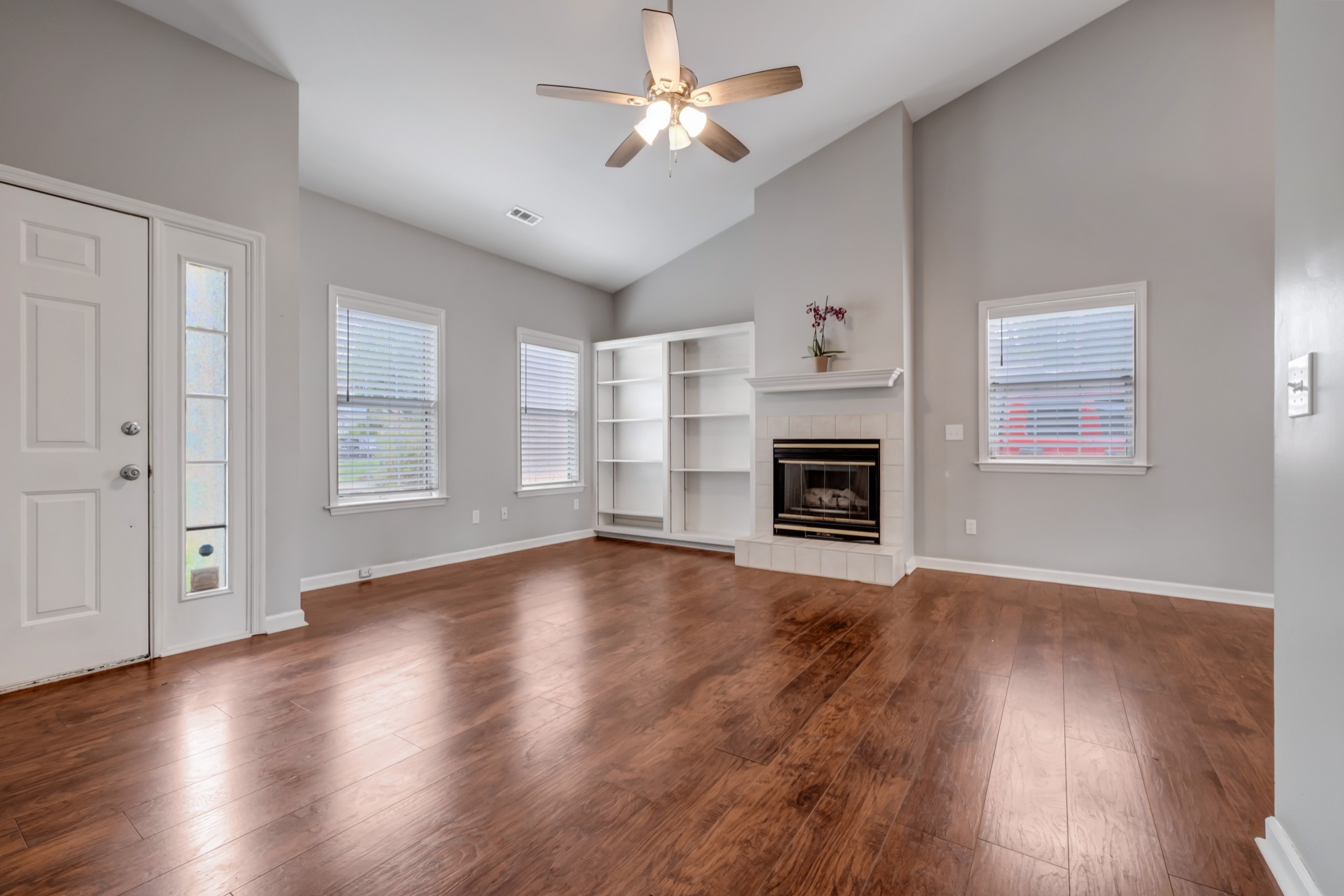 2013 Roderick Circle Franklin, TN 37064 - Photo 4 of 21 Gallery Image 4