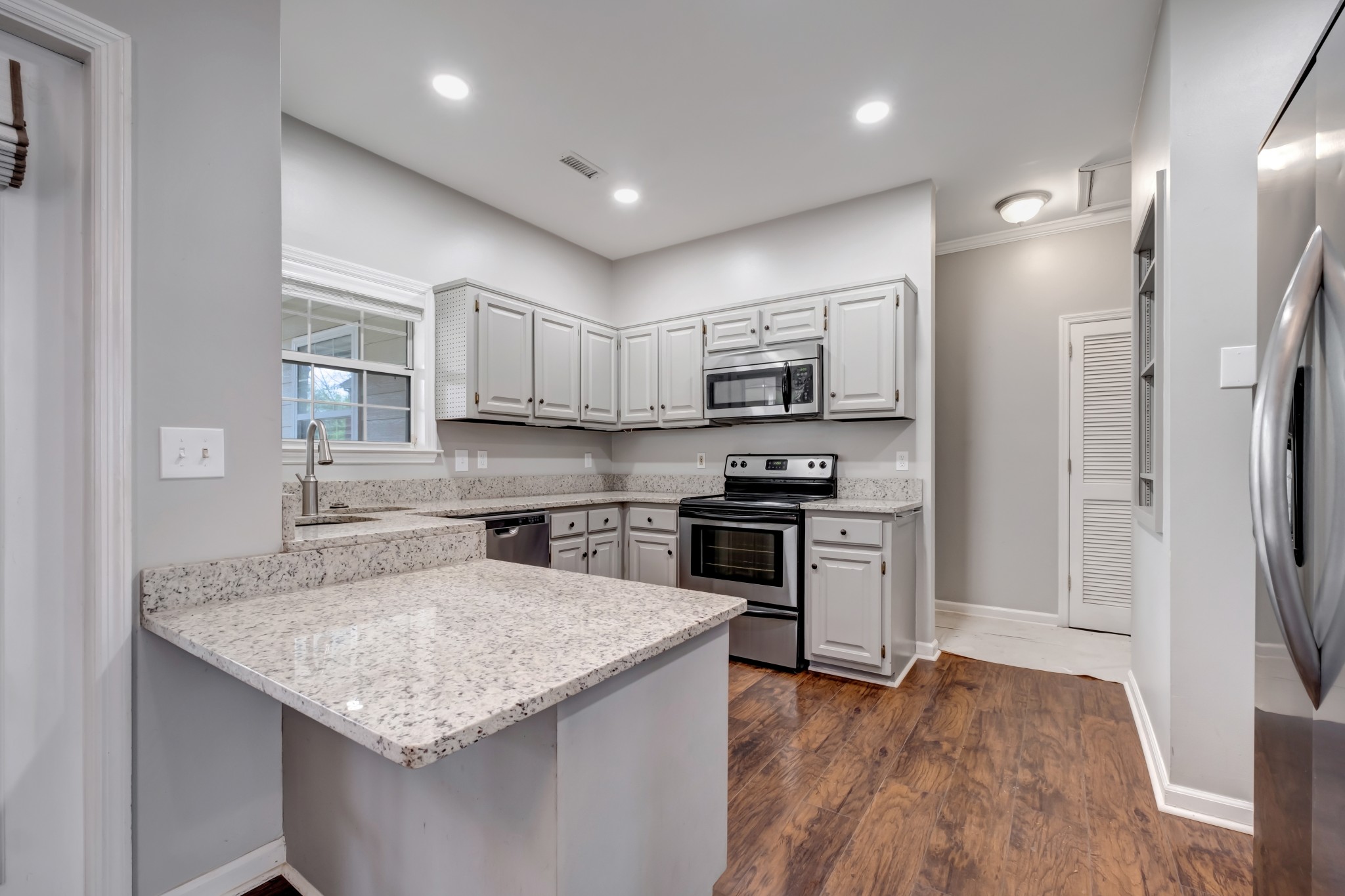 2013 Roderick Circle Franklin, TN 37064 - Photo 7 of 21 Gallery Image 7