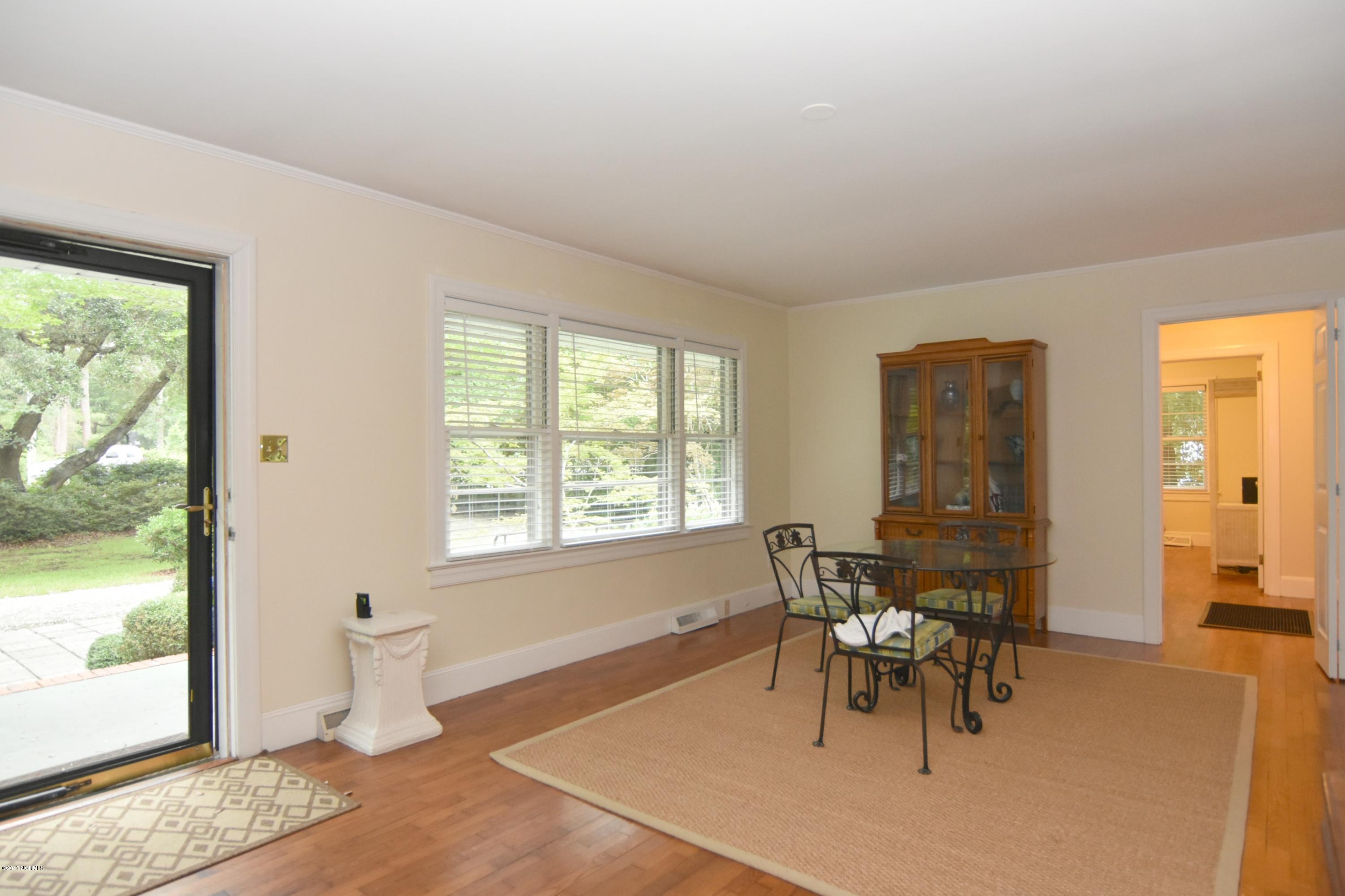5270 Greenville Loop Road Wilmington, NC 28409 - Photo 3 of 12 3