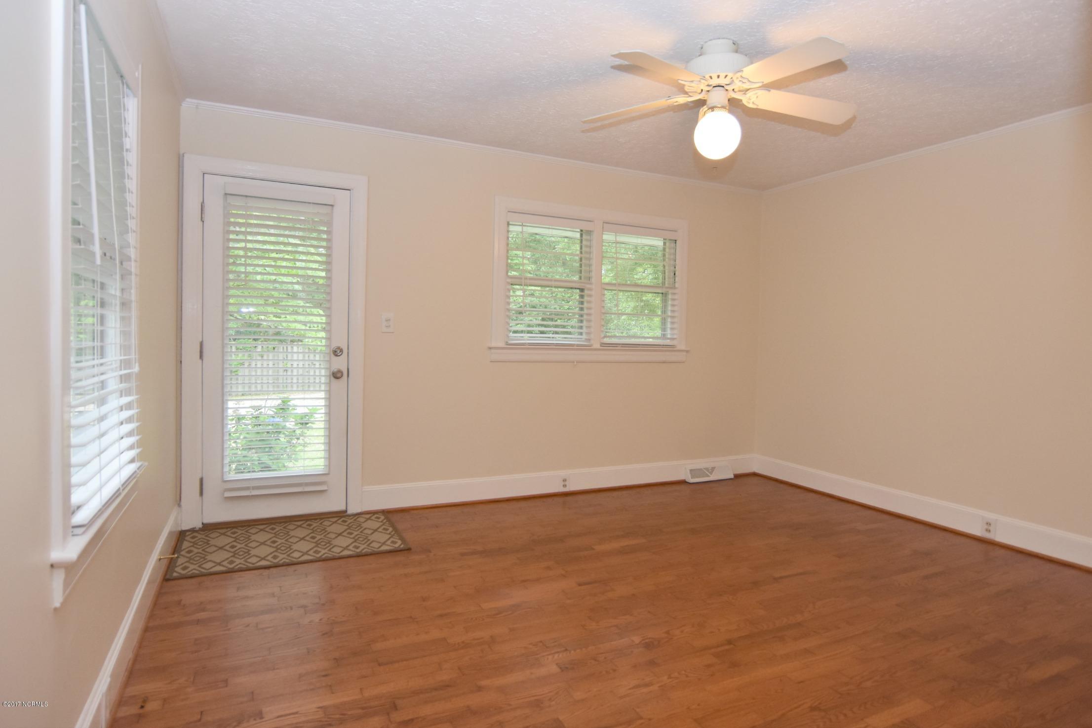 5270 Greenville Loop Road Wilmington, NC 28409 - Photo 8 of 12 8