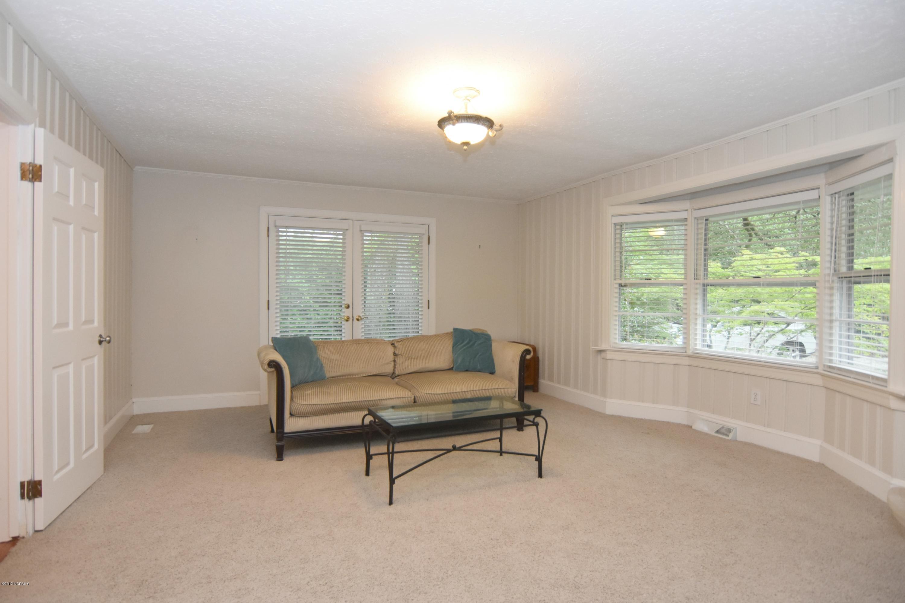 5270 Greenville Loop Road Wilmington, NC 28409 - Photo 9 of 12 9