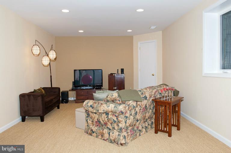 8526 Lakinhurst Lane Springfield, VA 22152 - Photo 12 of 24 Basement