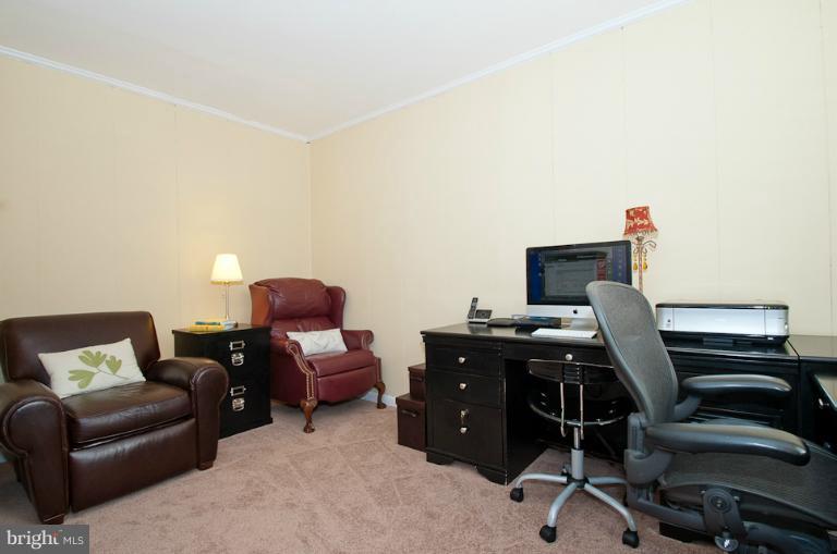 8526 Lakinhurst Lane Springfield, VA 22152 - Photo 18 of 24 Interior (General)