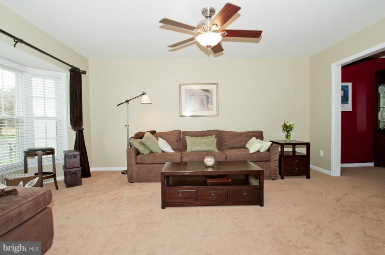 8526 Lakinhurst Lane Springfield, VA 22152 - Photo 19 of 24 Living Room