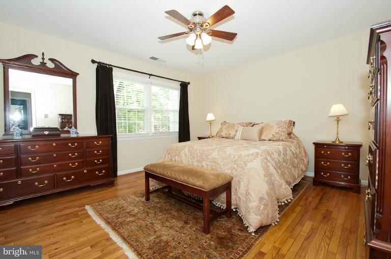 8526 Lakinhurst Lane Springfield, VA 22152 - Photo 5 of 24 Bedroom