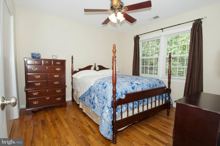 8526 Lakinhurst Lane Springfield, VA 22152 - Photo 8 of 24 Bedroom