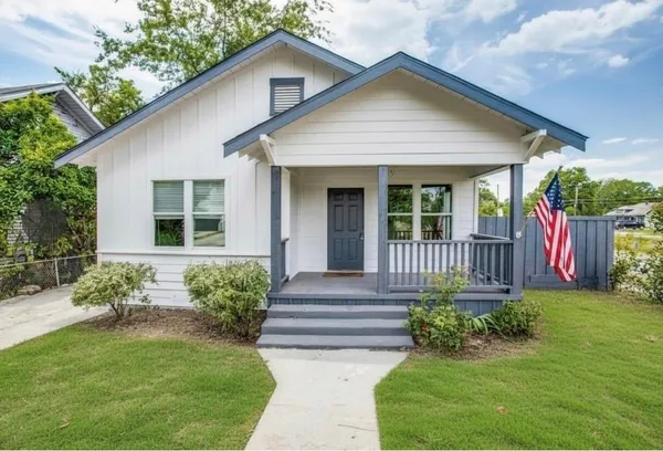 $2,750 | 403 Parkview Avenue, Dallas, TX 75223