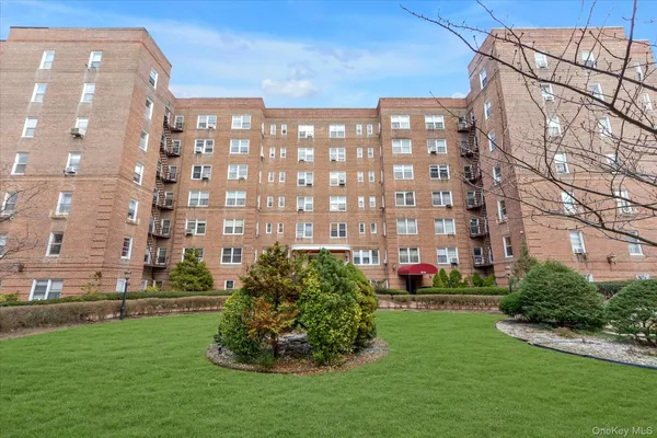 an outdoor view of a building