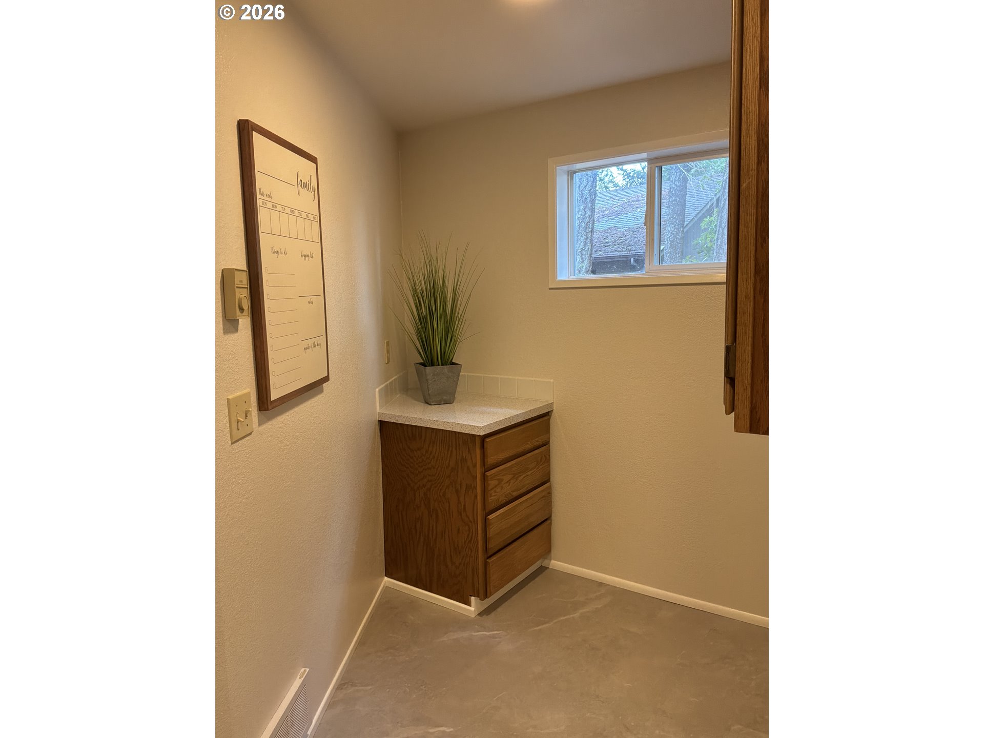 2372 South 22nd Court Florence, OR 97439 - Photo 20 of 30 Bedroom, Primary