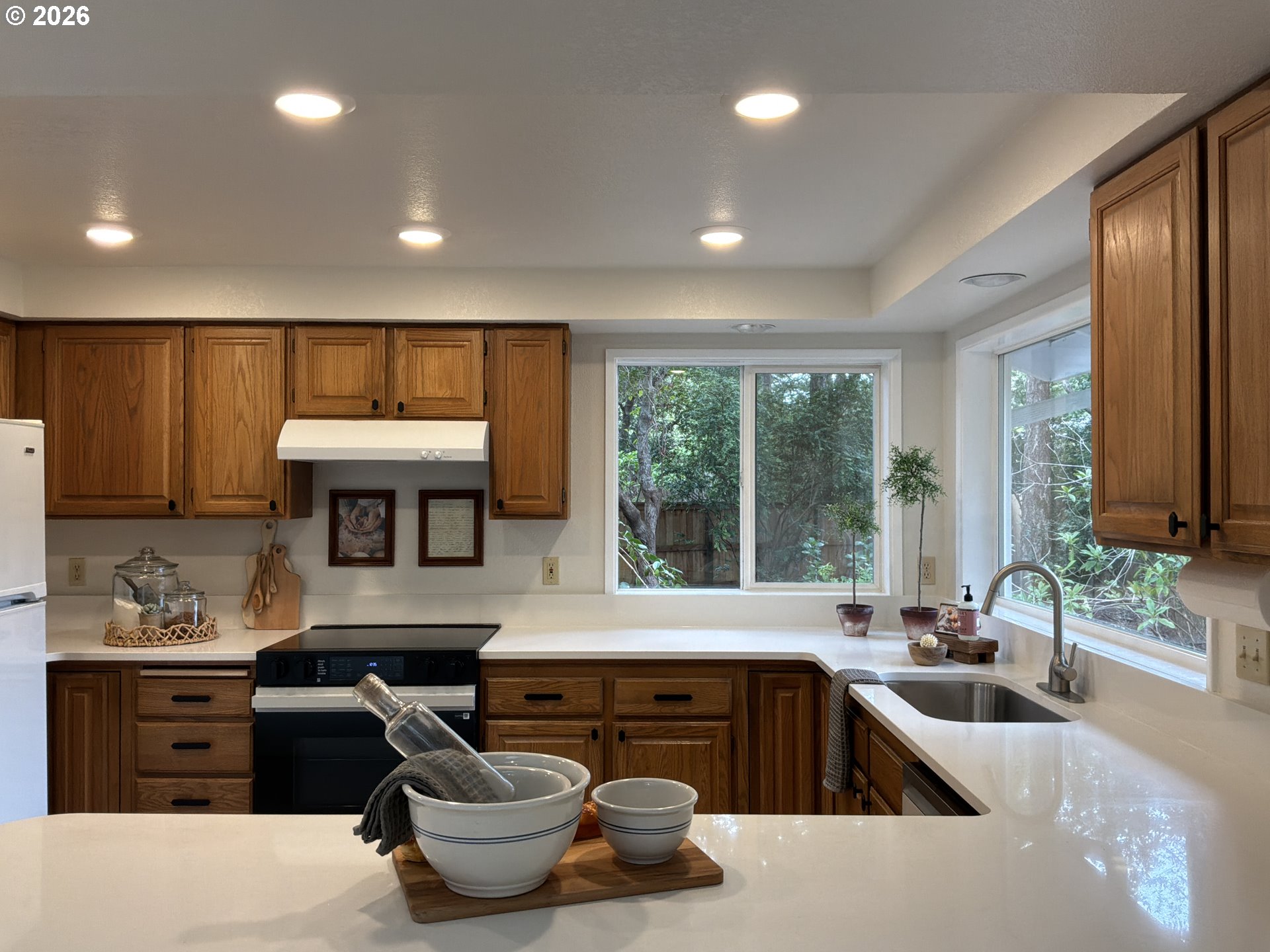 2372 South 22nd Court Florence, OR 97439 - Photo 3 of 30 Kitchen