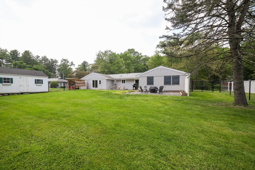 40 Old Stage Road Chelmsford, MA 01824 - Photo 29 of 34 a house view with a garden space