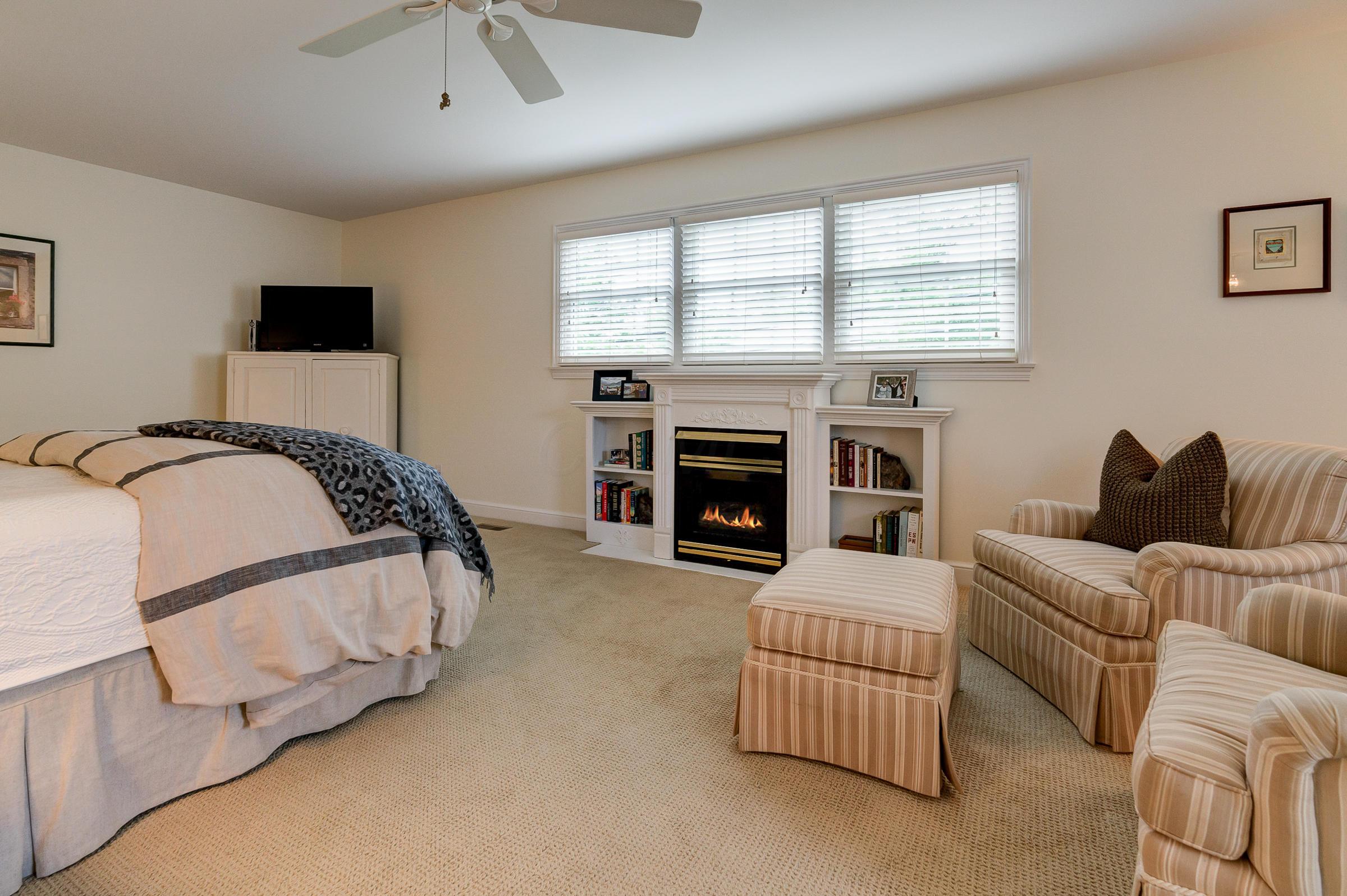 2404 Abington Road Columbus, OH 43221 - Photo 19 of 35
