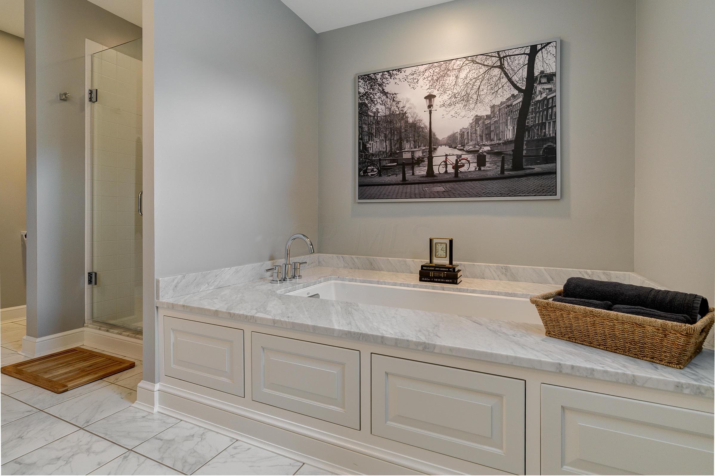 2404 Abington Road Columbus, OH 43221 - Photo 22 of 35