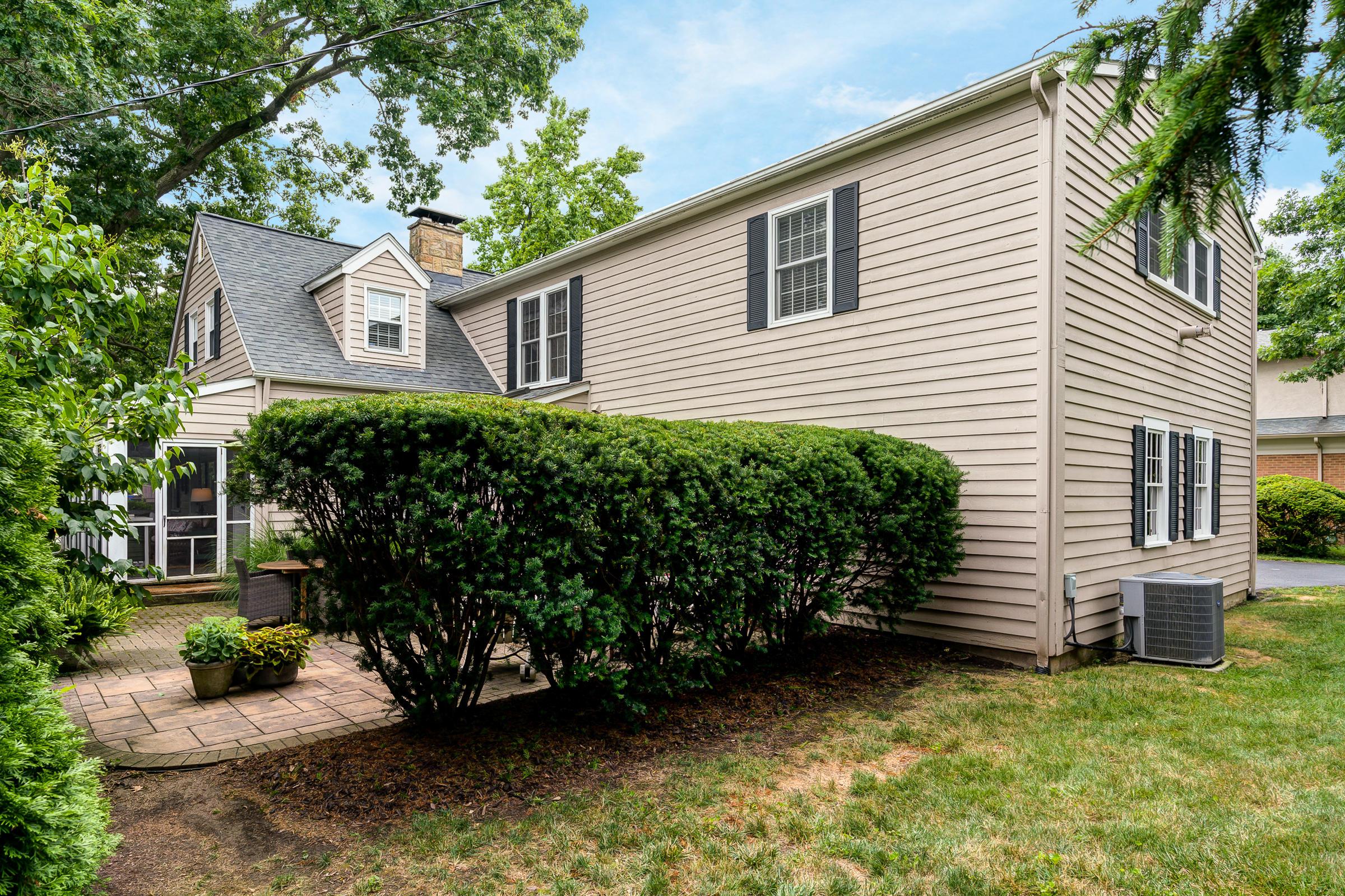 2404 Abington Road Columbus, OH 43221 - Photo 34 of 35