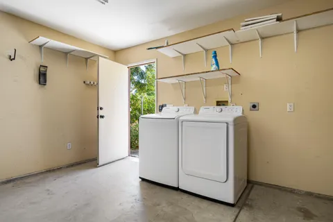 $320,000 | 386 Tava Lane, Palm Desert, CA 92211