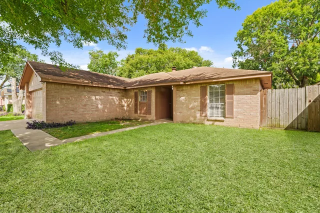 $1,695 | 24110 Griffin House Lane, Katy, TX 77493