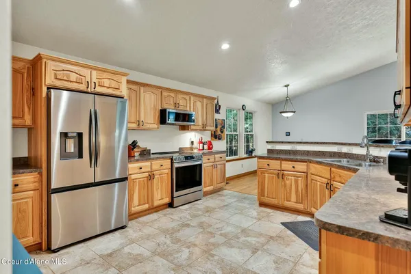 $510,000 | 60191 Highway 200, Clark Fork, ID 83811