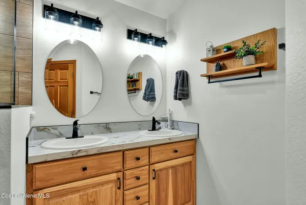 $510,000 | 60191 Highway 200, Clark Fork, ID 83811