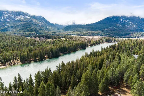 $510,000 | 60191 Highway 200, Clark Fork, ID 83811