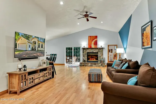 $510,000 | 60191 Highway 200, Clark Fork, ID 83811