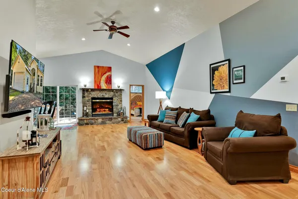 $510,000 | 60191 Highway 200, Clark Fork, ID 83811