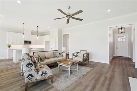 $399,900 | 72669 Robindale Drive, Covington, LA 70435