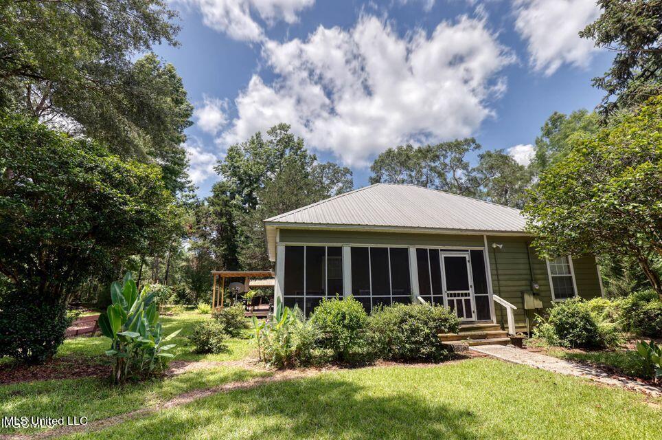 149 Tom Garner Road McHenry, MS 39561 - Photo 1 of 11 20210915020403336849000000-o