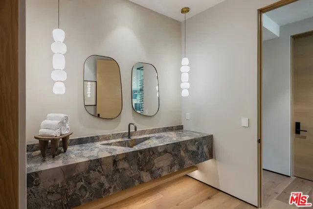 $7,995,000 | 5056 Louise Avenue, Encino, CA 91316