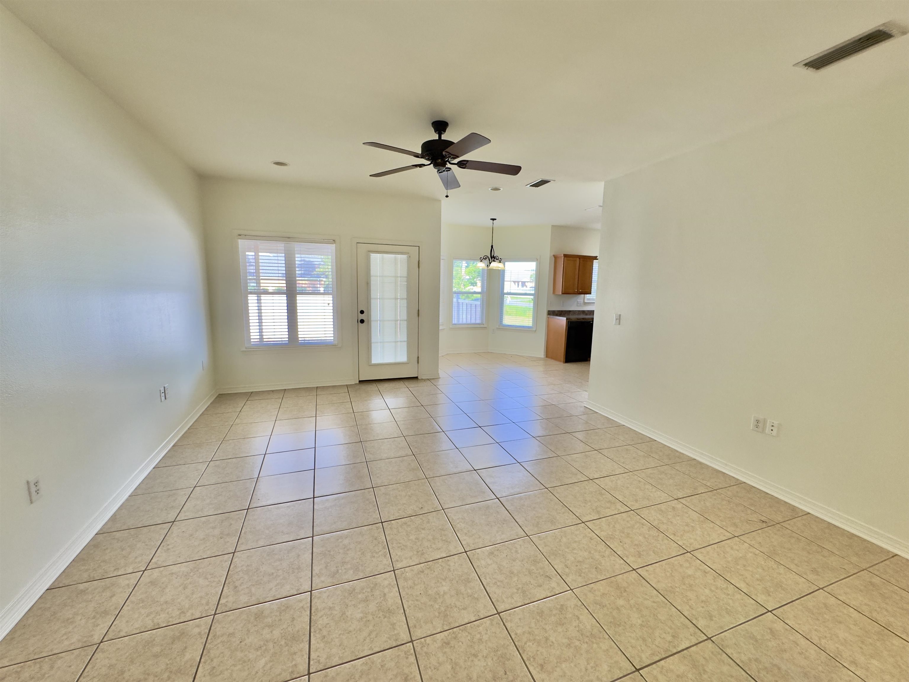 906 North Hoyle Avenue Bay Minette, AL 36507 - Photo 6 of 32 Living Room