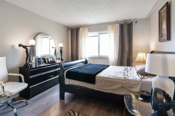 $156,900 | 570 Fairway View Drive, Unit 3H, Wheeling, IL 60090