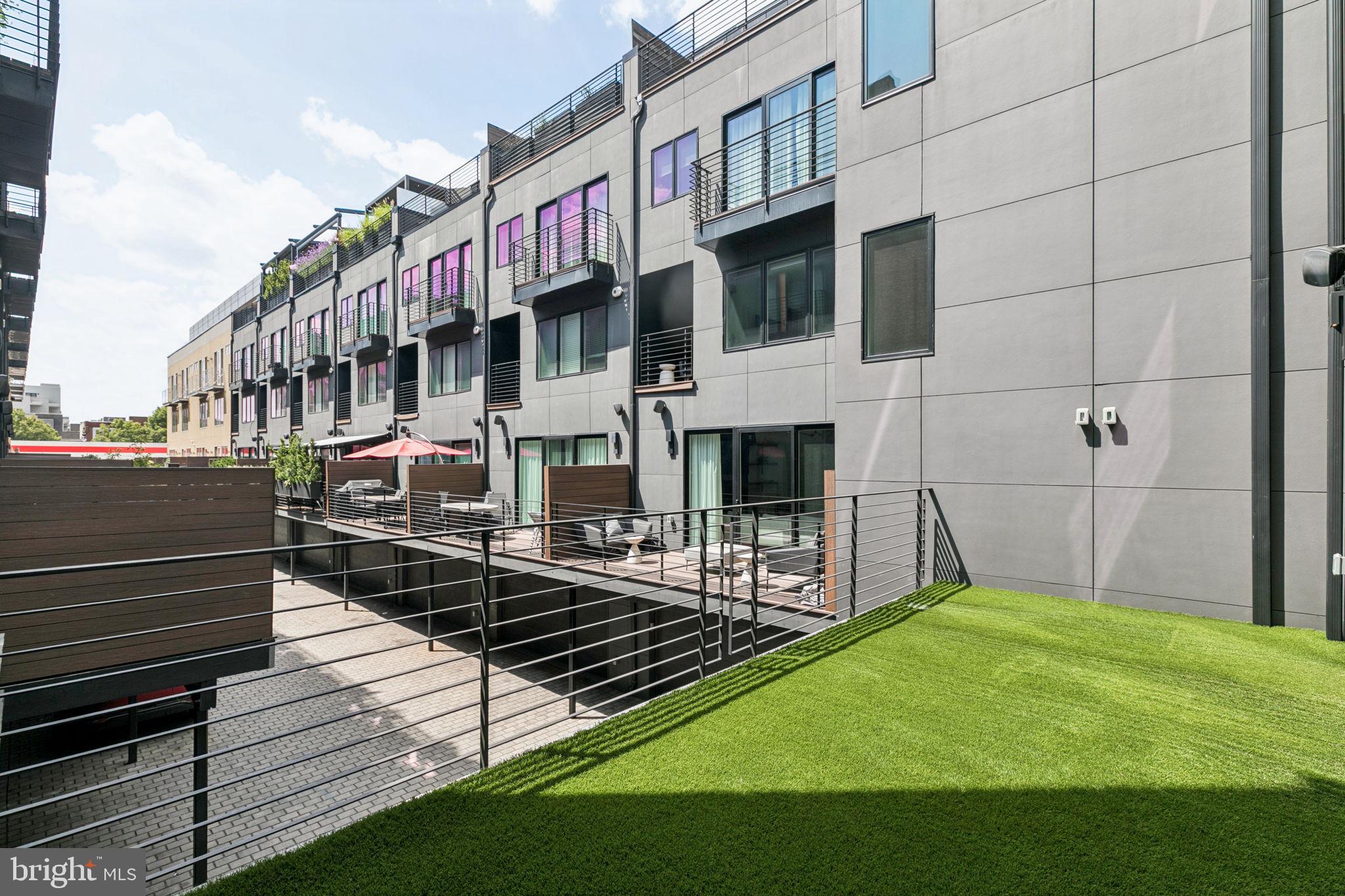 618 South Clarion Street Philadelphia, PA 19147 - Photo 19 of 65 a balcony with view of street