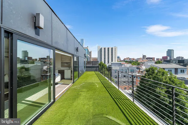 a view of an outdoor space