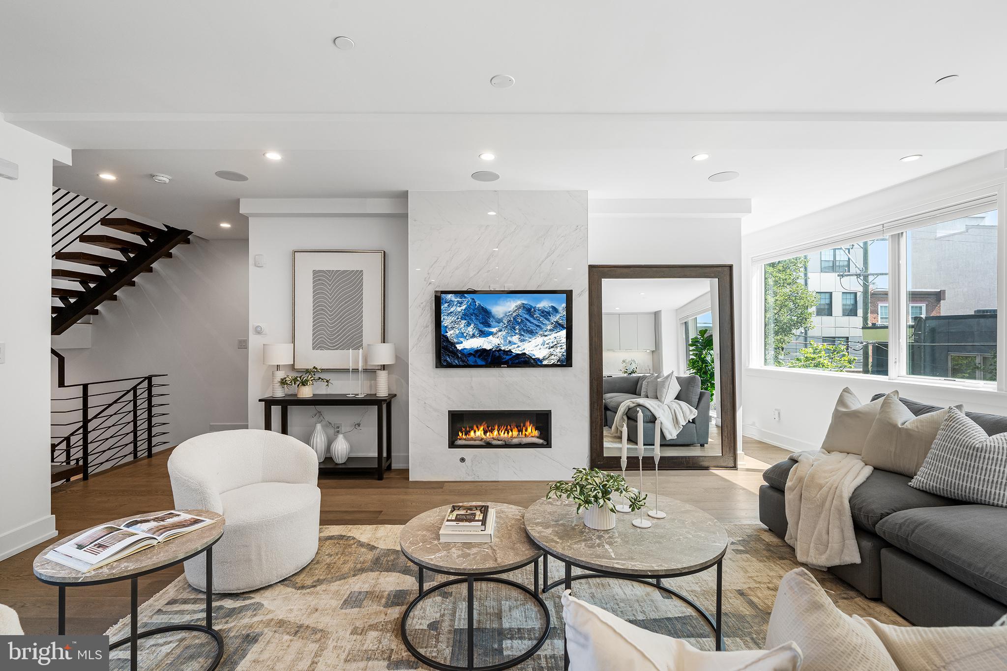 618 South Clarion Street Philadelphia, PA 19147 - Photo 6 of 65 featuring a gas fireplace