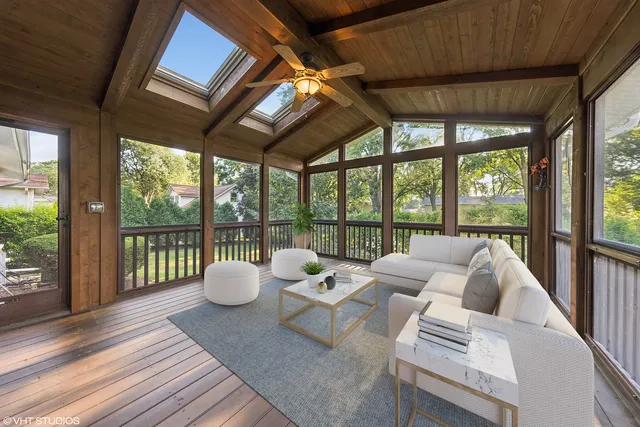 $490,000 | 6901 Meadow Crest Drive, Downers Grove, IL 60516