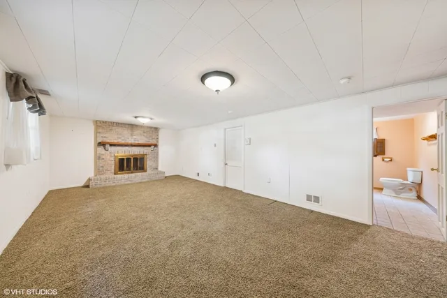 $490,000 | 6901 Meadow Crest Drive, Downers Grove, IL 60516