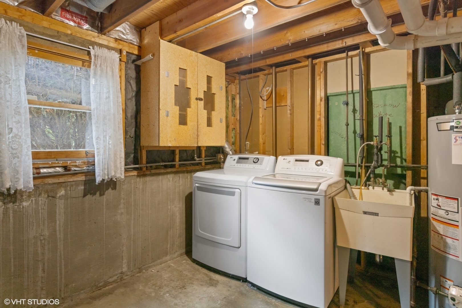6901 Meadow Crest Drive Downers Grove, IL 60516 - Photo 29 of 42 a utility room with dryer and washer