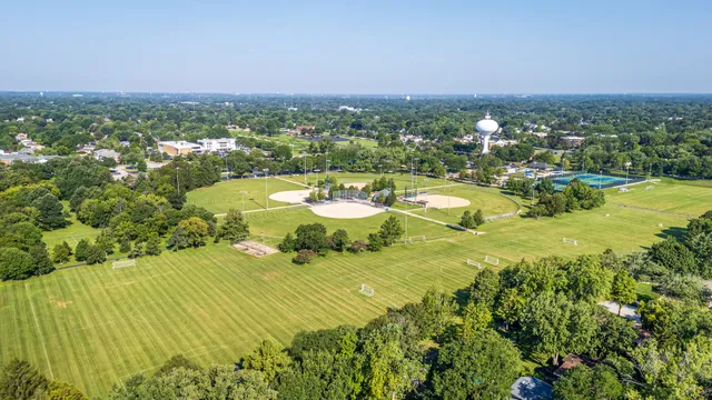 $490,000 | 6901 Meadow Crest Drive, Downers Grove, IL 60516