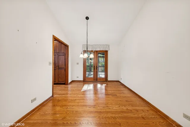 $490,000 | 6901 Meadow Crest Drive, Downers Grove, IL 60516