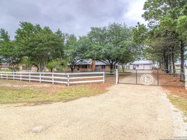 $475,000 | 213 Bluebonnet Road, La Vernia, TX 78121