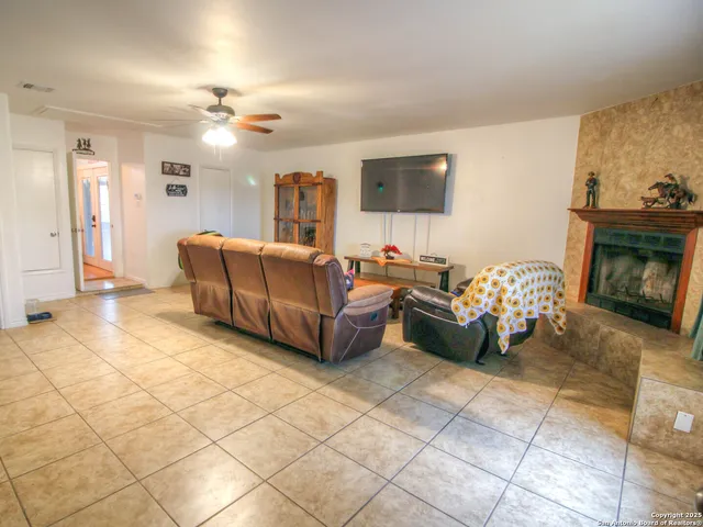 $475,000 | 213 Bluebonnet Road, La Vernia, TX 78121