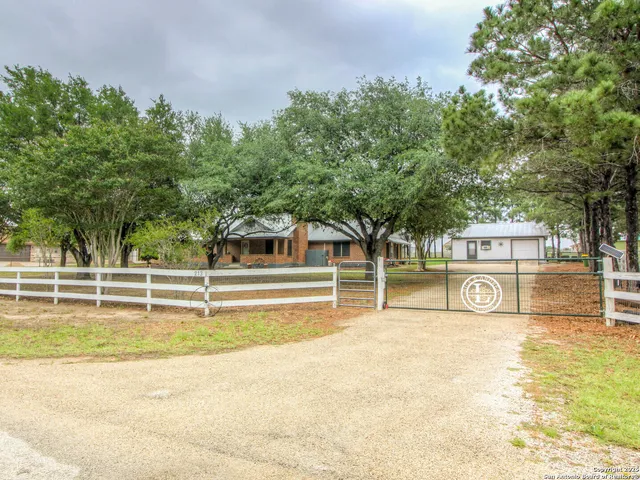 $475,000 | 213 Bluebonnet Road, La Vernia, TX 78121