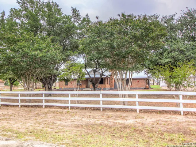 $475,000 | 213 Bluebonnet Road, La Vernia, TX 78121