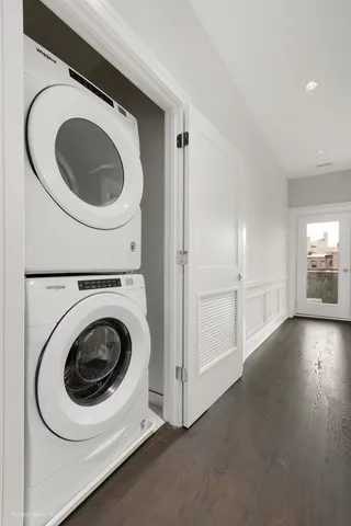 $3,900 | 2409 West Berenice Avenue, Unit 401, Chicago, IL 60618