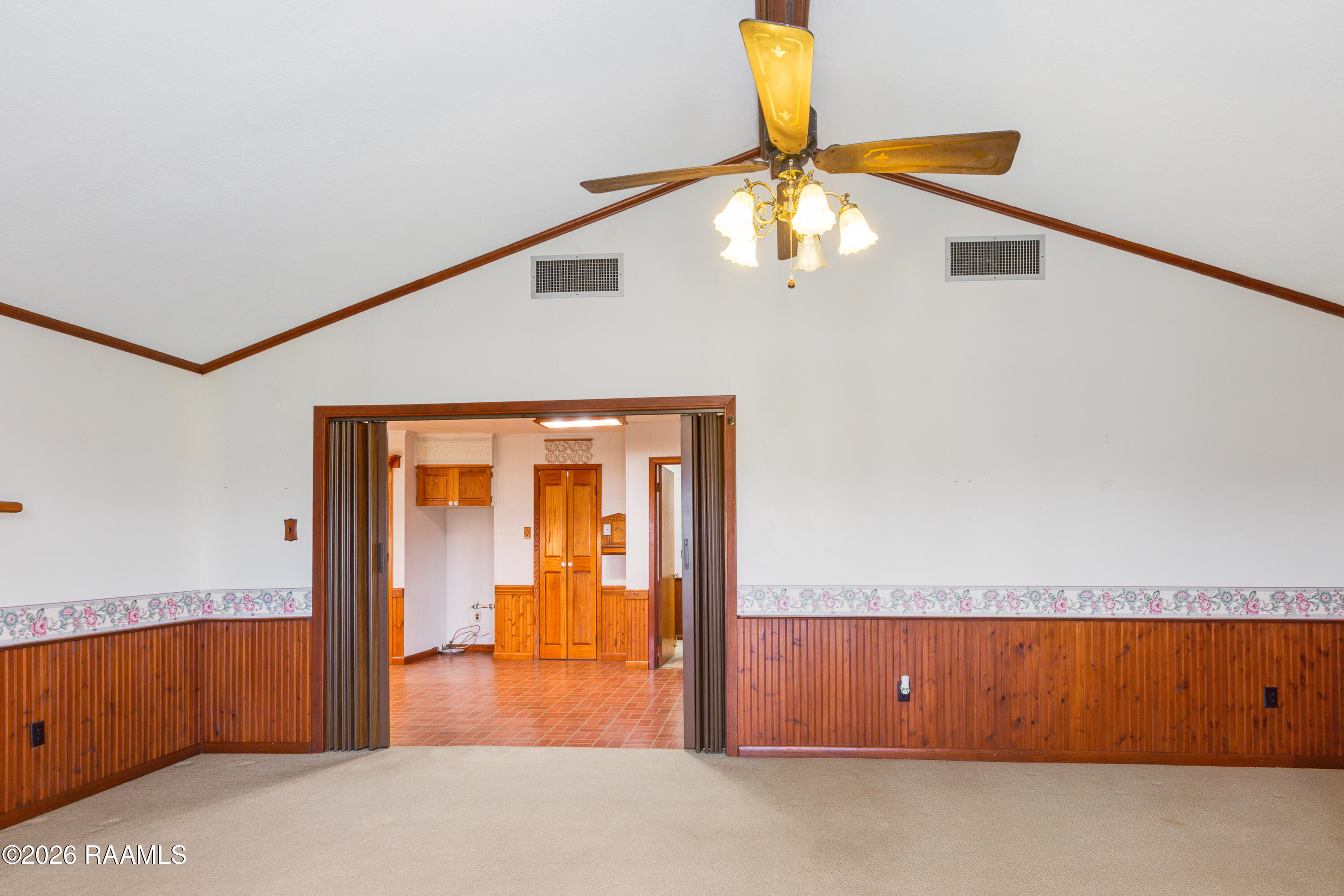 3672 Highway 3043 Opelousas, LA 70570 - Photo 13 of 37 Cathedral ceiling