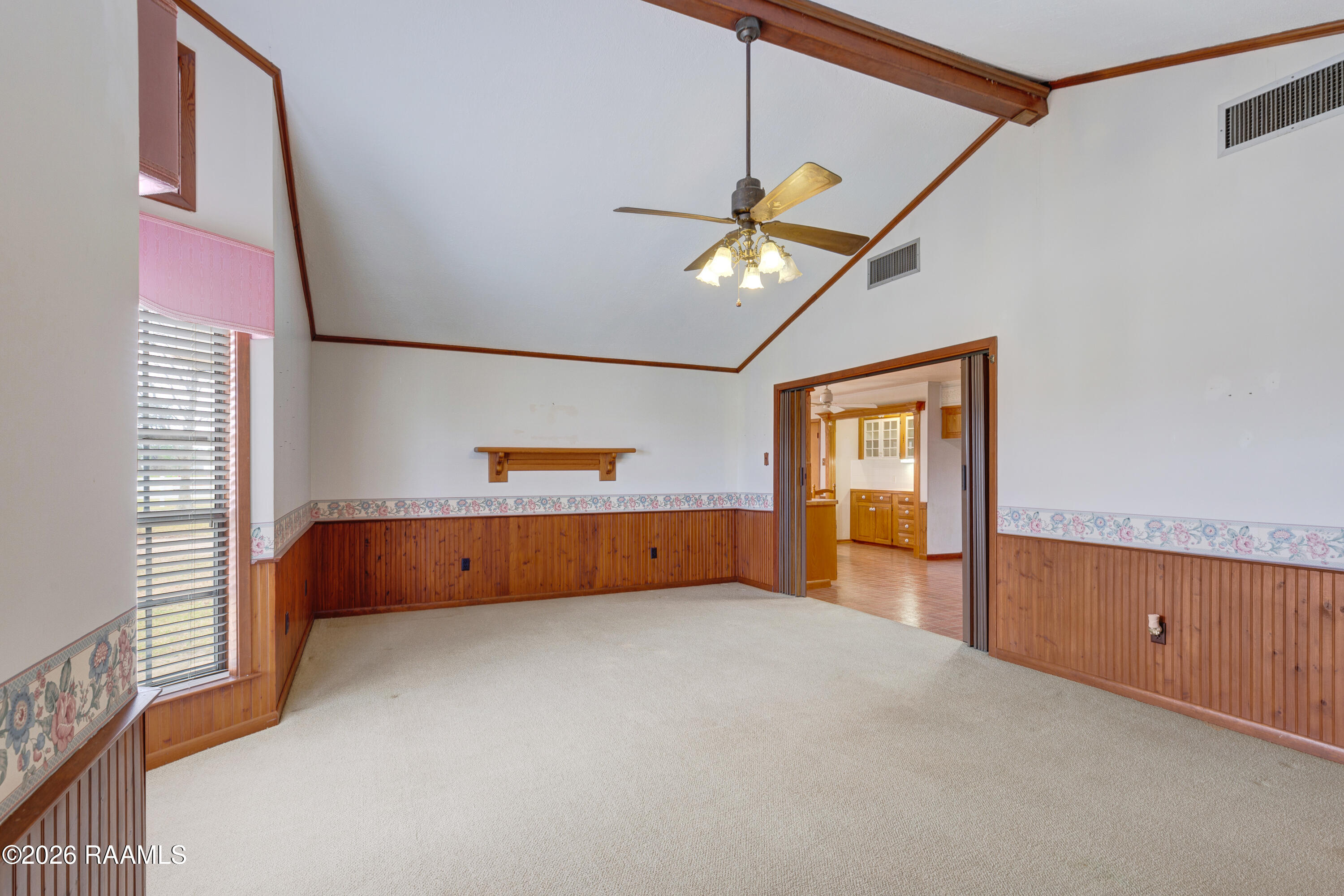 3672 Highway 3043 Opelousas, LA 70570 - Photo 15 of 37 Beamed ceiling